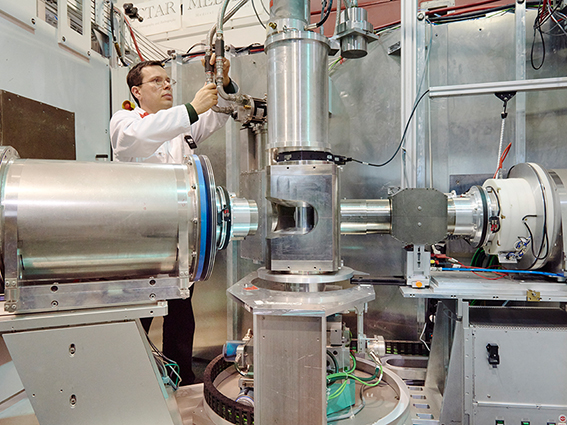 Tunable quantum material interfaces for highly adaptive electronics 
